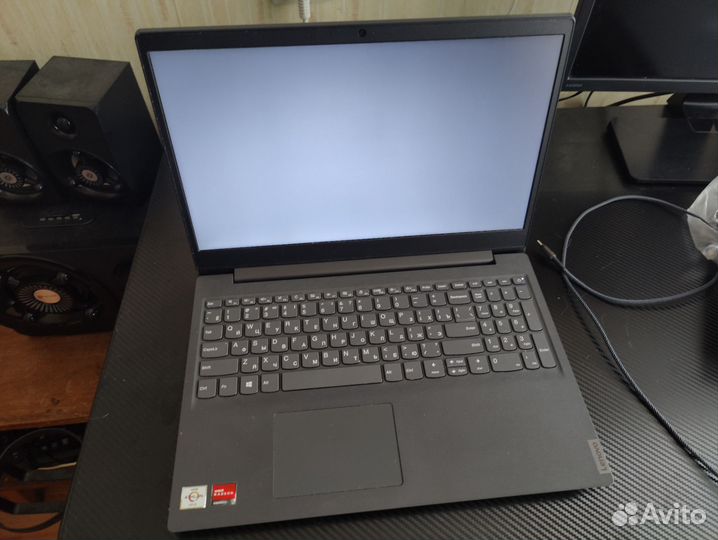 Lenovo v15