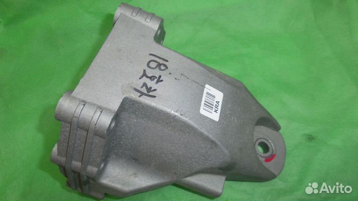 KIA Stinger крепление двс правая