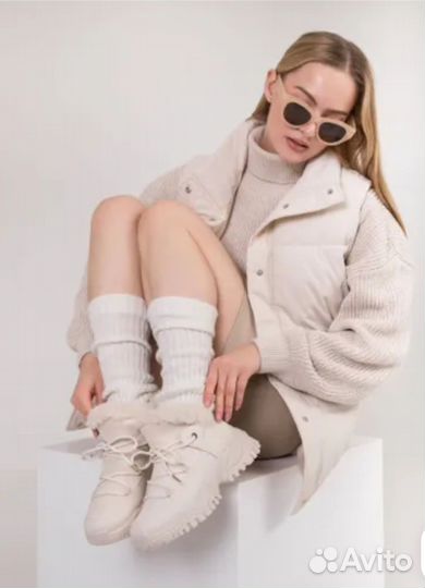 Кроссовки с мехом для девушки
