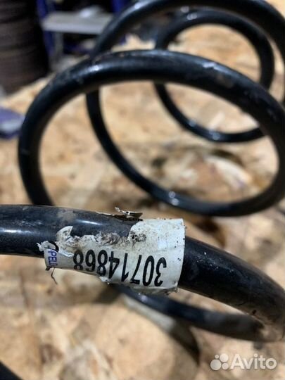 Пружина передняя Volvo V50 S40 B5254T 2008-2012