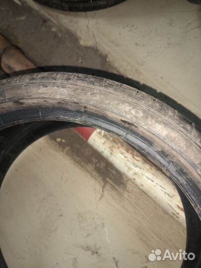 Pirelli P Zero PZ4 245/35 R20 и 275/30 R20 103Y