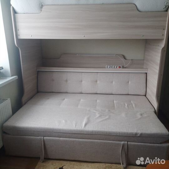 Двухъярусная кровать с диваном
