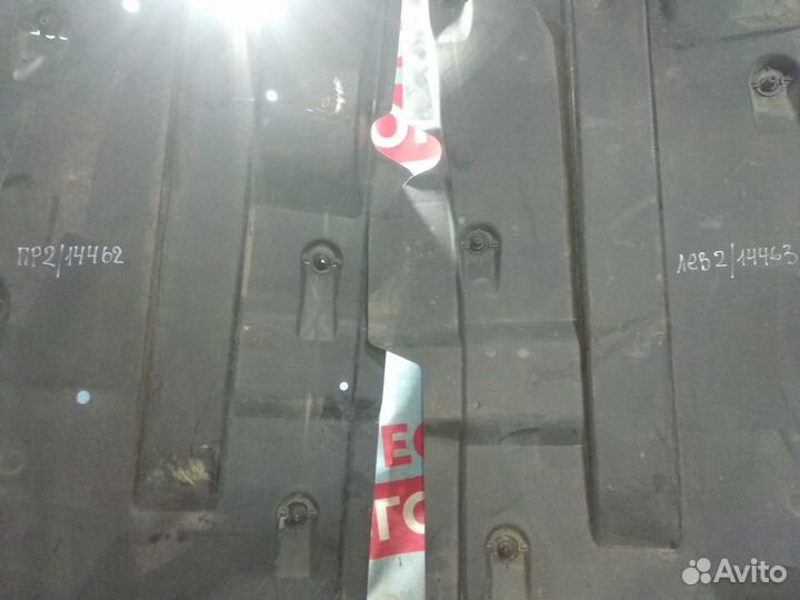 Антигравийная защита днища Фольцваген Поло