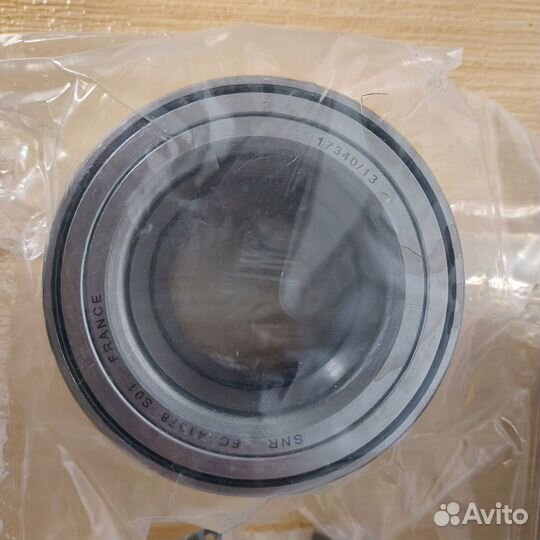 Подшипник ступицы SNR R141.03 передний, комплект