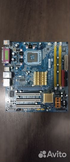 Материнская плата 775