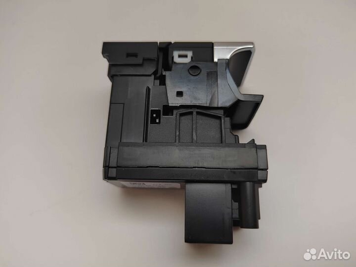 Кнопка ручника VW Tiguan 2