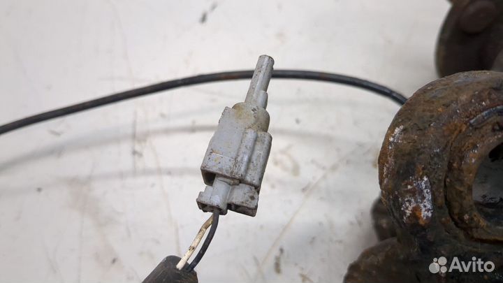 Ступица (кулак, цапфа) правая передняя Nissan Primera P12