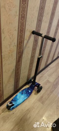 Самокат детский трехколесный со светящимися колеса