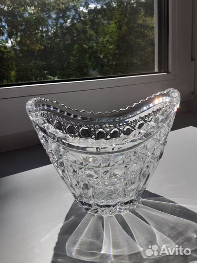Конфетница хрустальная