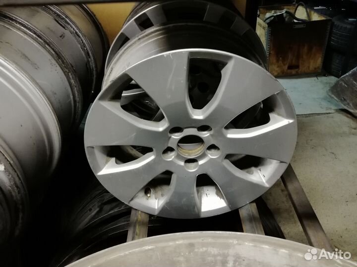 Вольво V70 S80 Диск литой колесный 30756597