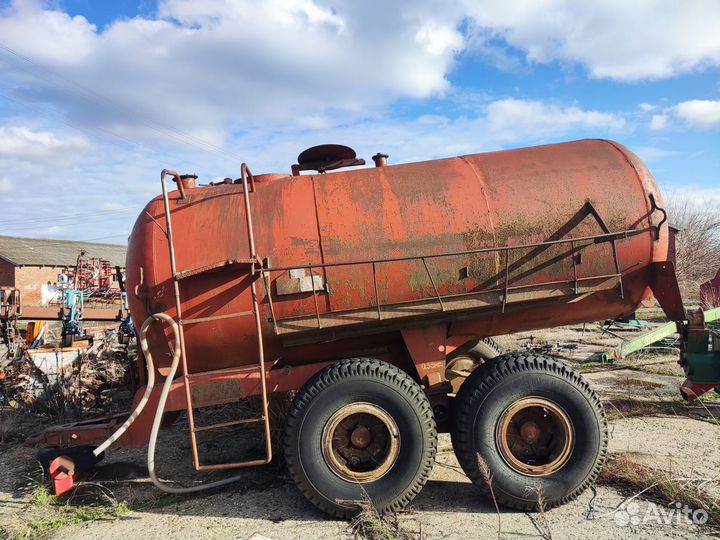 Бочка для внесения жидких удобрений ржт-8