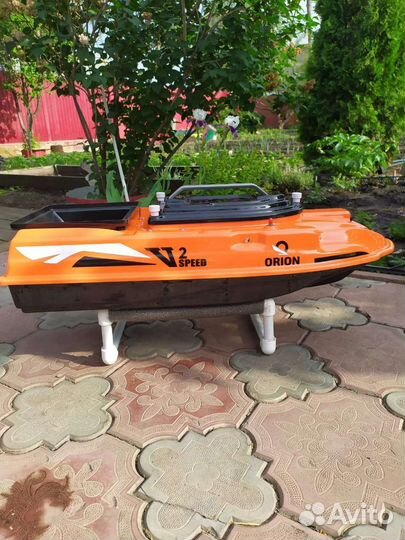 Прикормочный кораблик