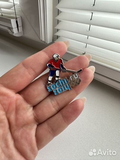 Значки сочи 2014 хоккеист