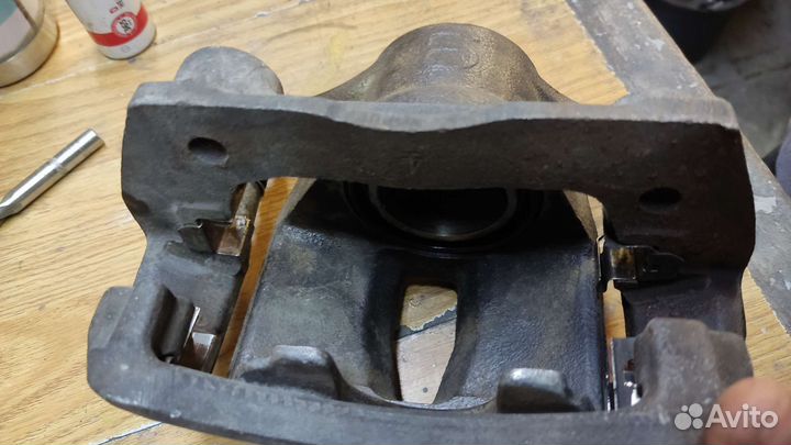 Передний суппорт Chaser Cresta Mark 90/100