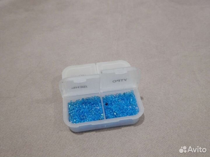 Бисер голубой