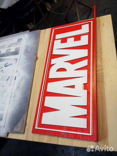 Полка Marvel