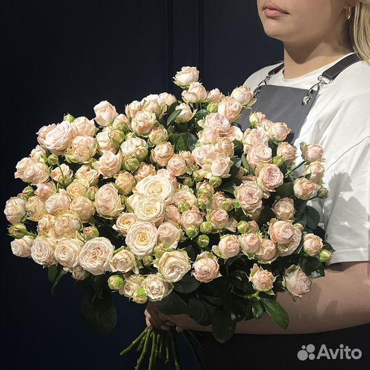 Букет кустовых роз