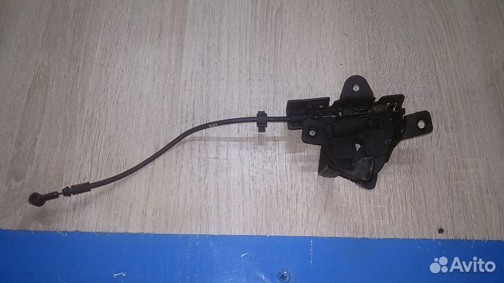 Замок капота Hyundai Solaris 2012