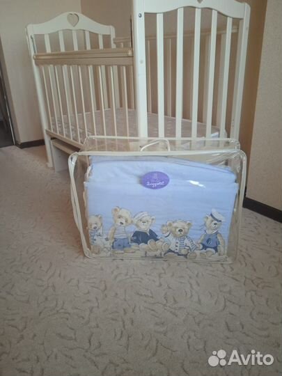 Детская кроватка с поперечным маятником