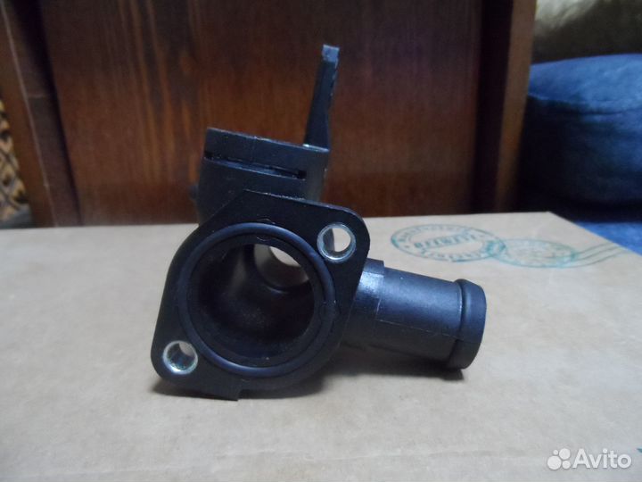 Тройник системы охлаждения volkswagen passat b3 b4