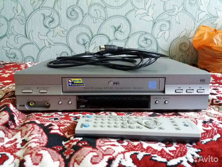 Видеомагнитофон LG