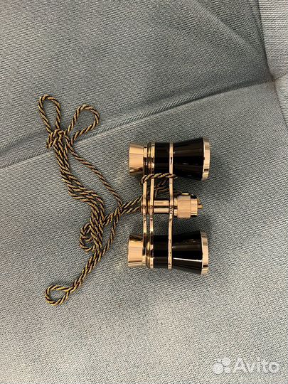 Бинокль театральный