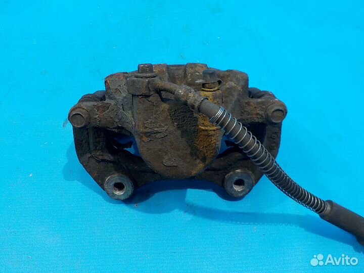 Тормозной суппорт передний правый opel Astra J GTC