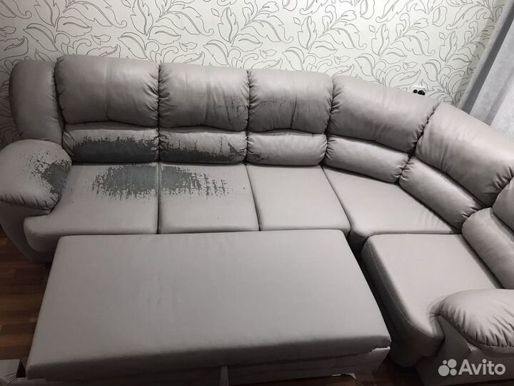 Кожаный угловой диван бу