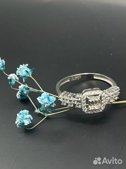 Женское серебряное кольцо «Engagement» с циркона