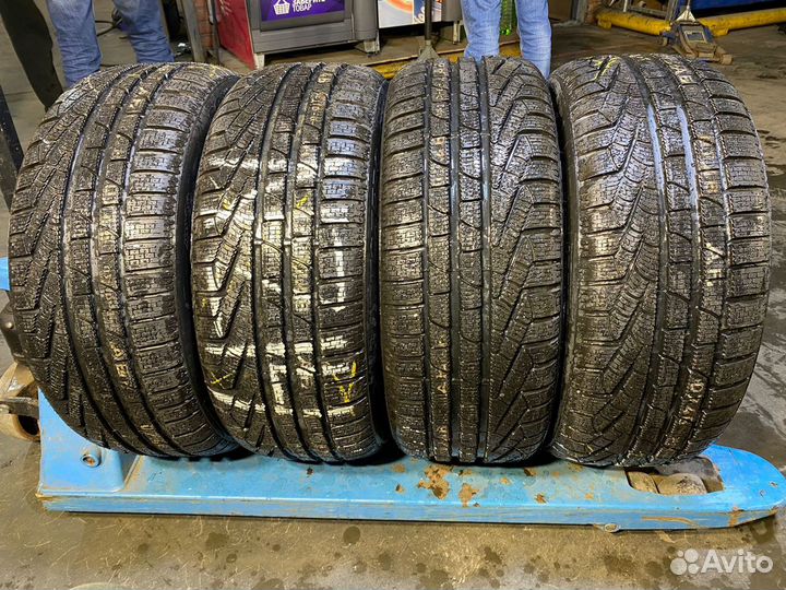 Pirelli Winter Sottozero 240 Serie II 235/45 R18 94V