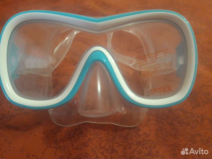 Маска д/плавания intex-новая,в бассейне и на море