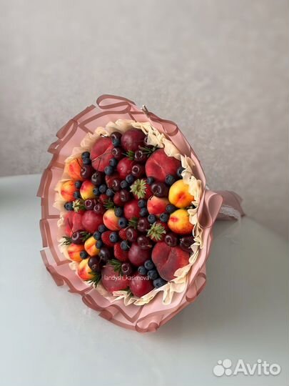 Съедобные букеты из фруктов и ягод