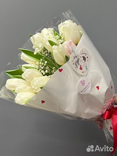 Тюльпаны к 8 марта букет 15шт+гипсофила