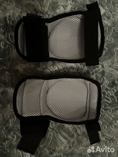 Наколенники