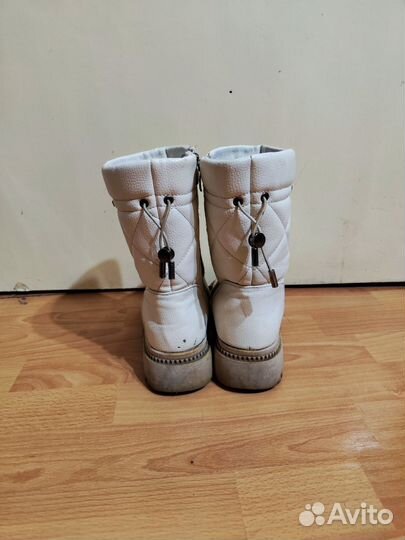 Дутики женские зимние белые