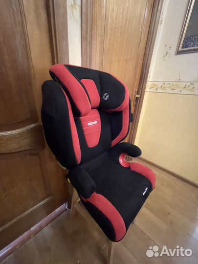 Автомобильное кресло recaro