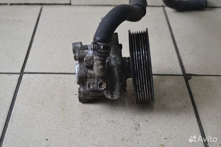 Насос гур Toyota Noah R60