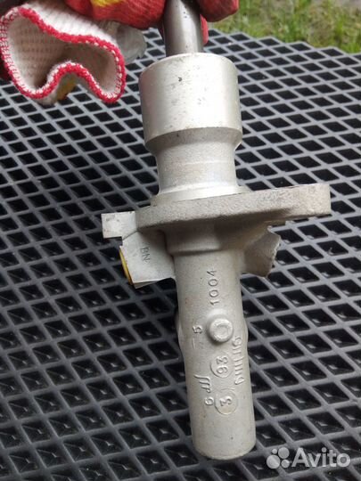 Главный тормозной mercedes