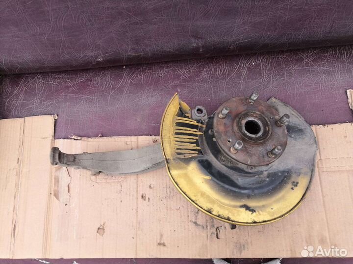 Поворотный кулак правый и левый honda accord7 л/р