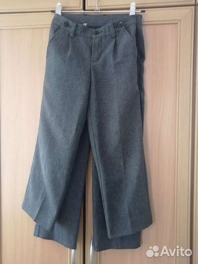 Школьная форма для мальчика + 2 белые рубашки