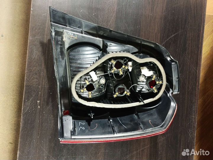 Фонарь задний L Toyota Highlander 1