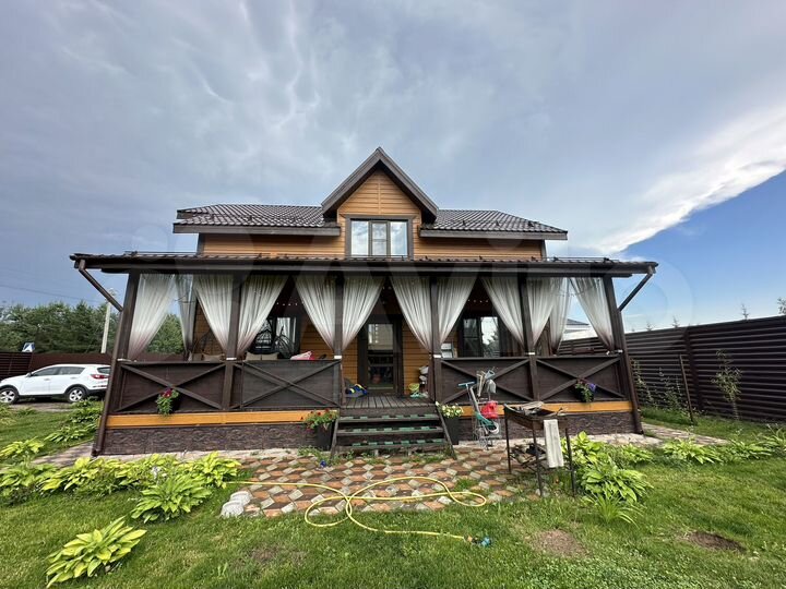 Дом 186 м² на участке 8 сот.