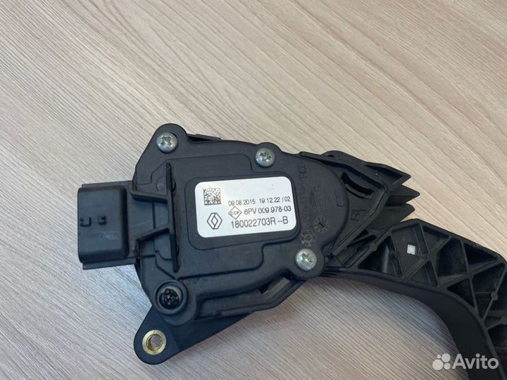 Педаль газа Renault Sandero Stepway