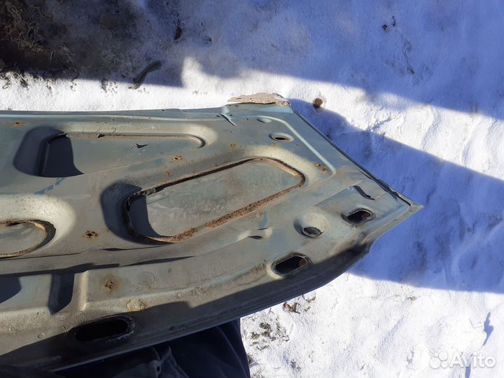 Капот на renault logan 1