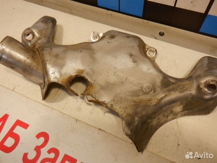 Экран тепловой Шланг подогрева Skoda Fabia 1.4 л