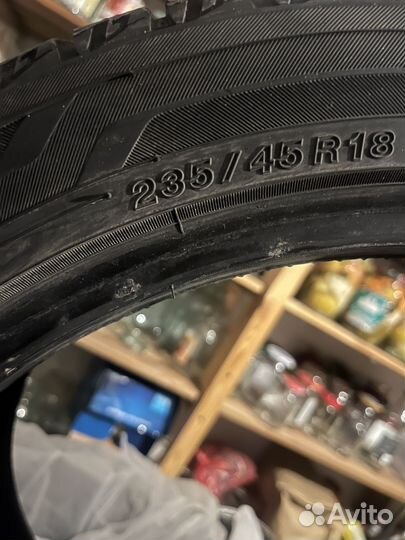 Yokohama Ice Guard IG60 235/45 R18