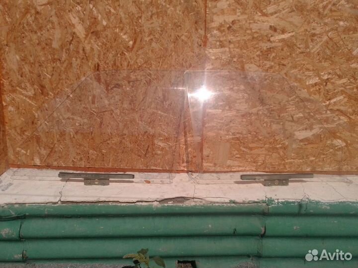 Передние дверные стекла 2109