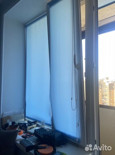 Рулонные шторки голубая как новая
