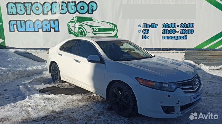 Стекло двери передней правой Honda Accord 8 73300