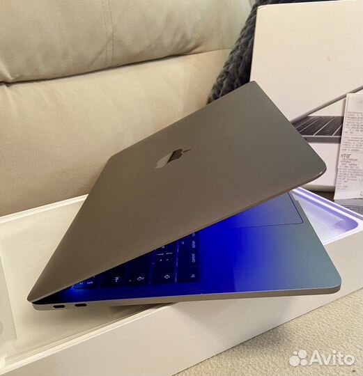 Apple Macbook Pro 13 2016 с коробкой и чеком